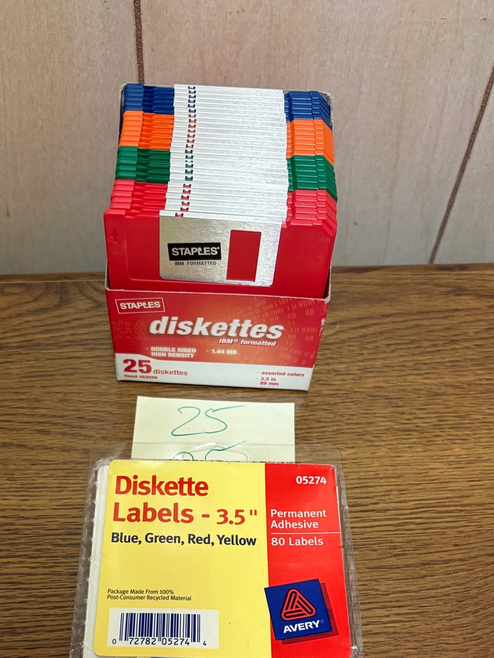 Staples Floppy Disks 25 Pack, 3.5” IBM 1.44 MB Rainbow Colors